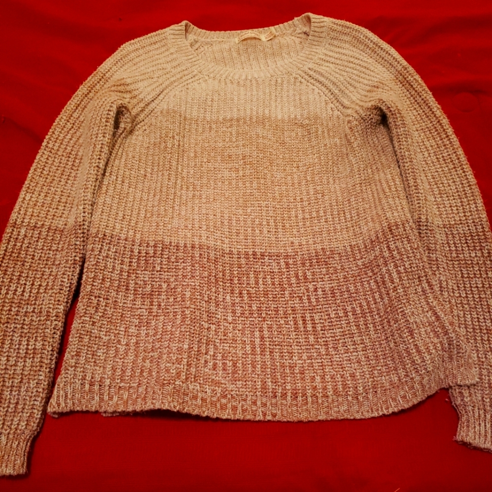 Very pretty, ombre, soft, tan sweater